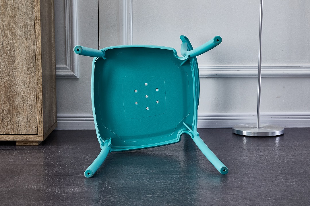 Crossback Chair 22