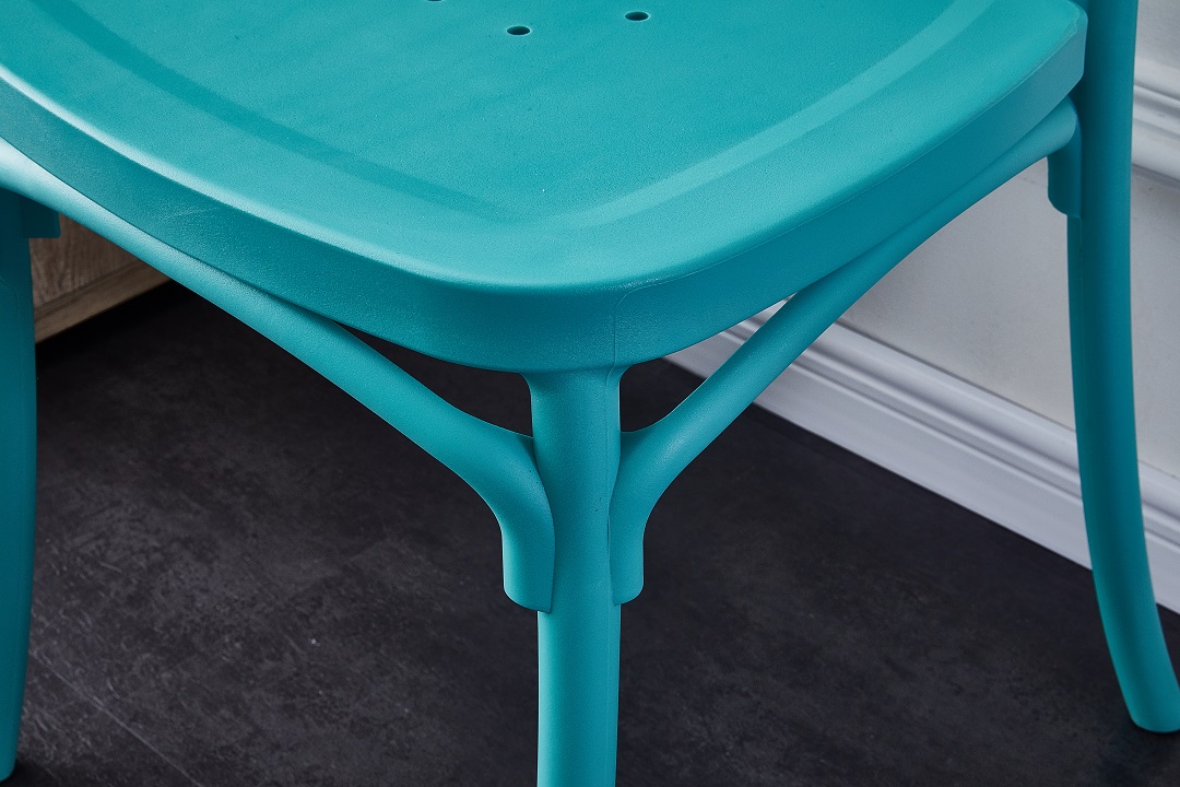 Crossback Chair 16