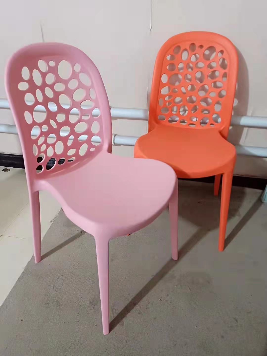 Colorful Outdoor Furniture Garden Plastic Dining Hollow Backrest Resin Chair