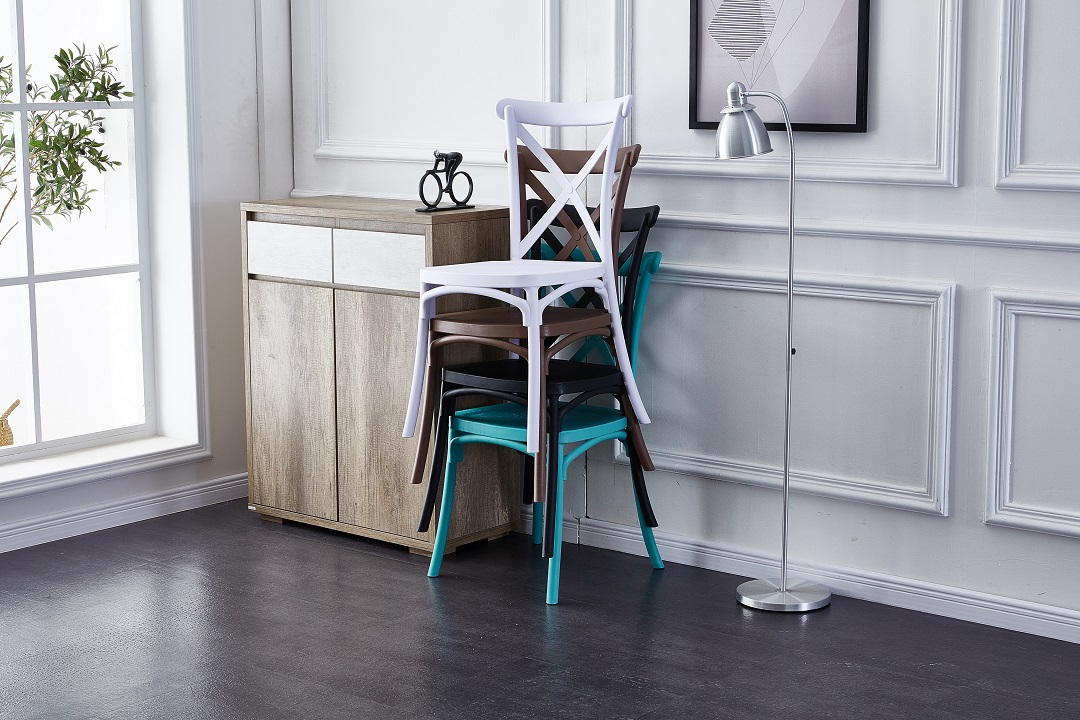 Crossback Chair 27